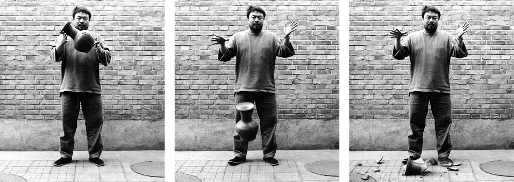 Dropping a Han Dynasty Urn, 1995. Разбивание вазы династии Хань. Ай Вэйвэй (Ai Weiwei) - современный китайский художник. Современное искусство