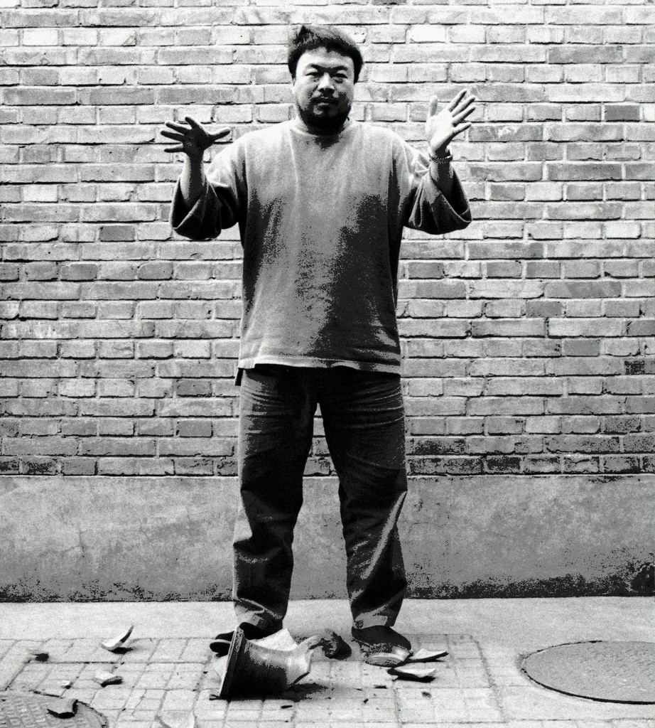 Dropping a Han Dynasty Urn, 1995. Разбивание вазы династии Хань. Ай Вэйвэй (Ai Weiwei) - современный китайский художник. Современное искусство
