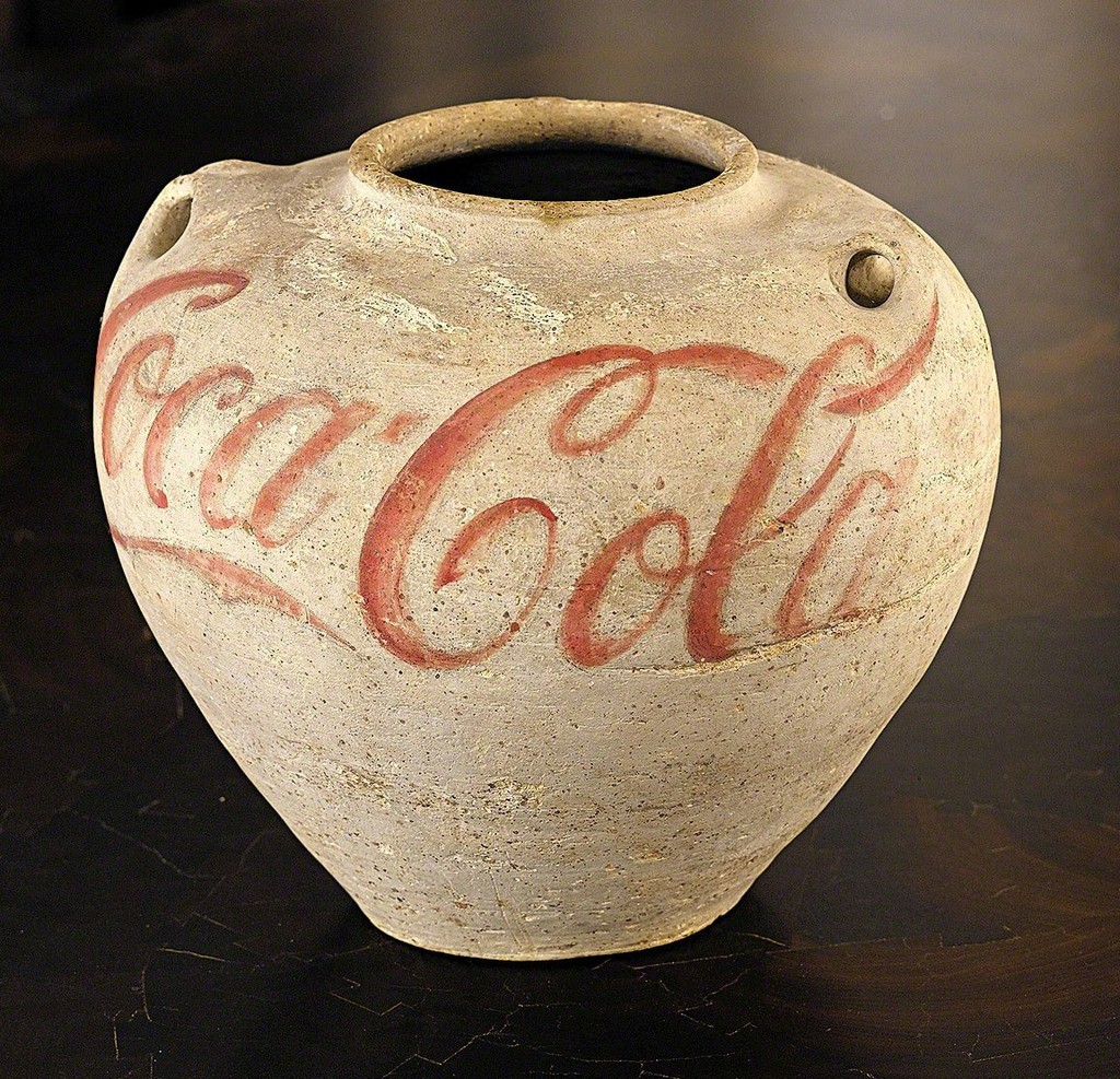 Han Jar Overpainted with Coca-Cola Logo, 1995. Ай Вэйвэй (Ai Weiwei) - современный китайский художник. Современное искусство
