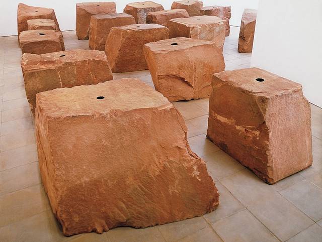 Аниш Капур (Anish Kapoor). Скульптура Void Field - Пустое поле. Венецианская биеннале, 1990