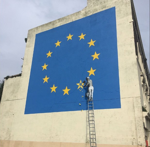 Бэнкси - Banksy. Дувр. Флаг Евросоюза без одной звезды. Граффити 2017. Brexit