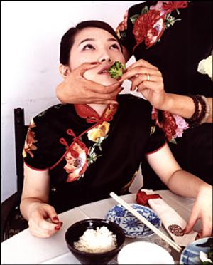 Shanghai - Шанхай, 2002. Серж Брамли и Беттина Реймс (Bettina Rheims) - современный французский фотограф. Современная фотография. Фотография как искусство