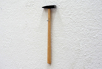 Кришс Салманис (Kriss Salmanis). Современное искусство Латвии. The hammer that hammer this hammer to the wall, 2012