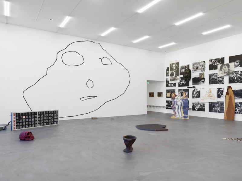 Выставка в Kunsthalle, Цюрих, 2013. Лутц Бахер (Lutz Bacher) - американская художница. Арт-феминизм
