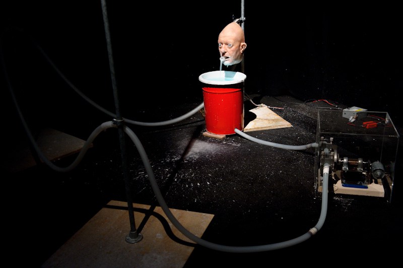 The Object (Ourhouse), 2010. Натаниел Меллорс (Nathaniel Mellors) - современный британский художник, автор инсталляций, скульптор, музыкант