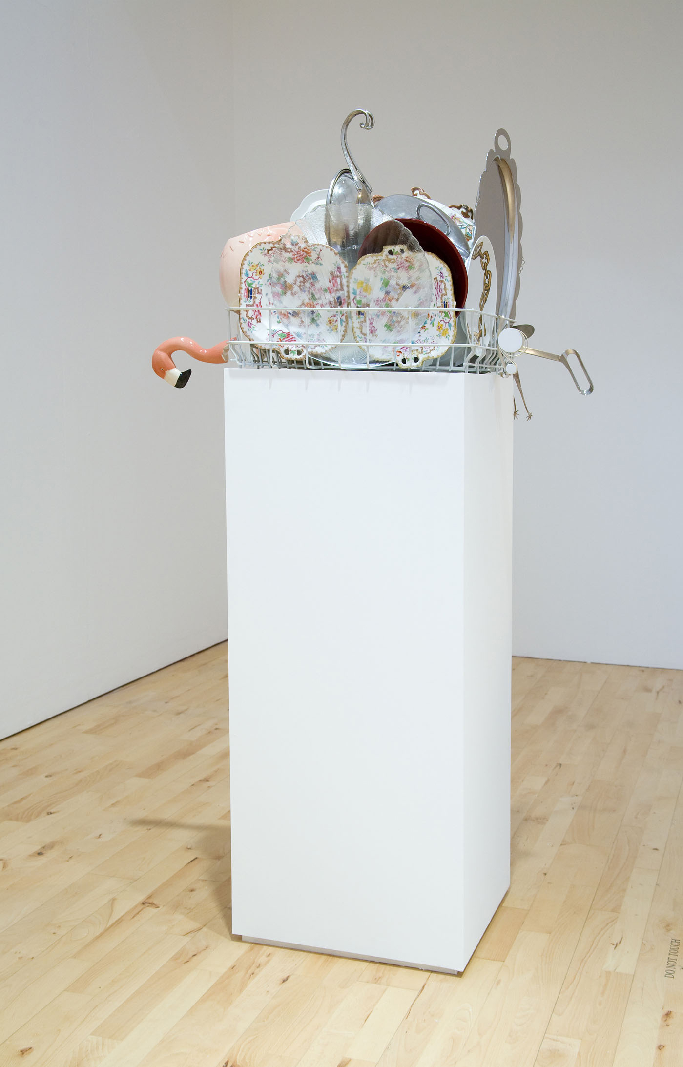 Николе Вермерс (Nicole Wermers). Abwaschskulptur Мытье посуды. Современная скульптура
