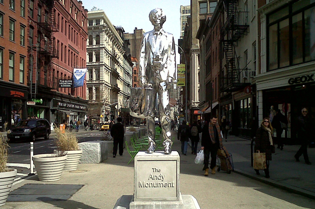 Памятник Энди Уорхолу. Монумент Энди, 2011. Роб Прюитт (Rob Pruitt) - современный американский художник. Современное искусство США