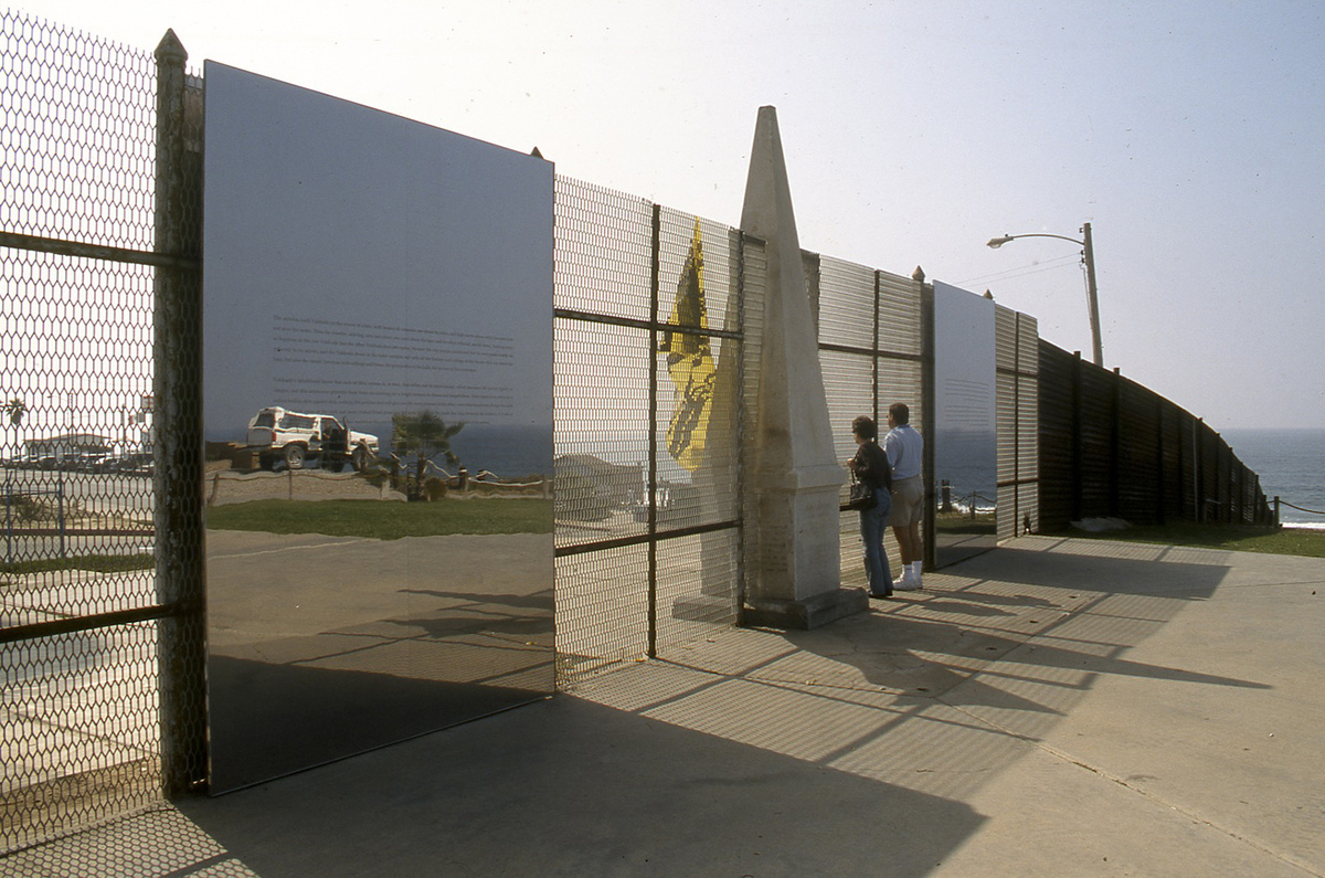 Picturing Paradise, 2000 (Сан-Диего, США - Тихуана, Мексика). Валеска Соарес (Valeska Soares) - современный бразильская художница, скульптор. Современное искусство. Современная скульптура