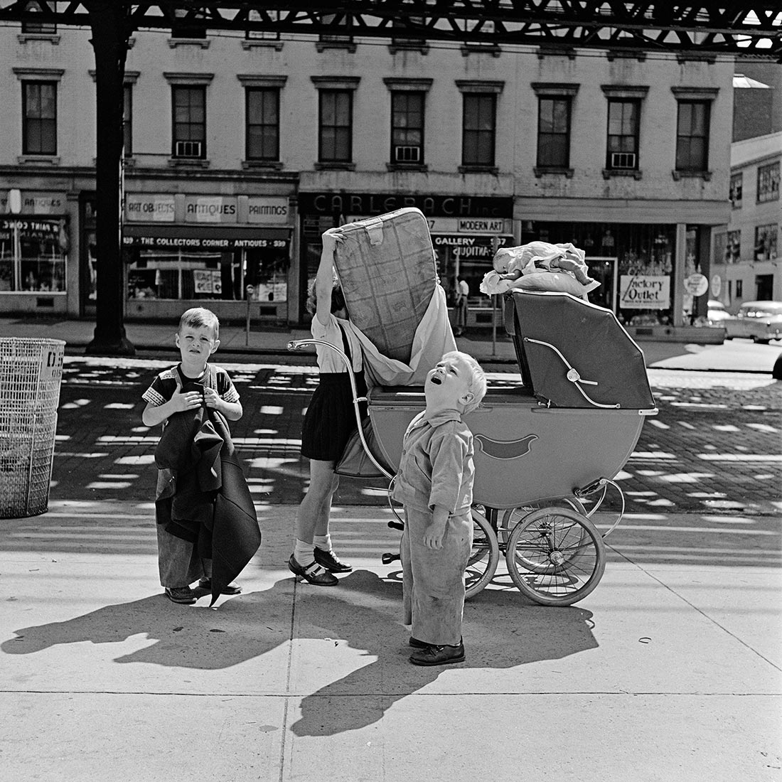 Современное искусство. Вивиан Майер. Фотография. Сентябрь 1953. Нью-Йорк
